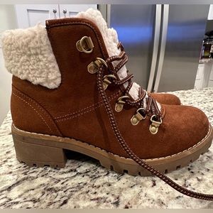 St John’s Bay Ankle Boots Size 6